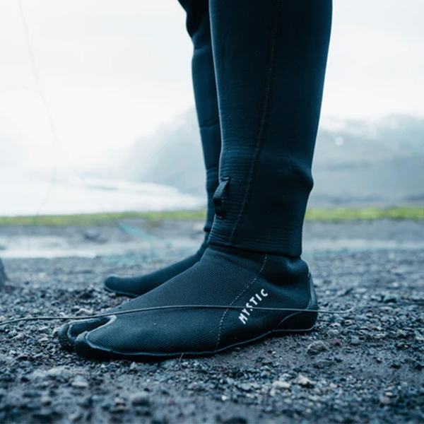 2026 Mystic Roam 3mm Split Toe Wetsuit Socks 35015.2300322 - Black